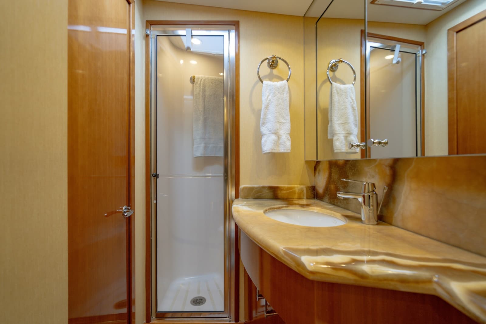 2004 Hatteras 54 Convertible - Photo 102