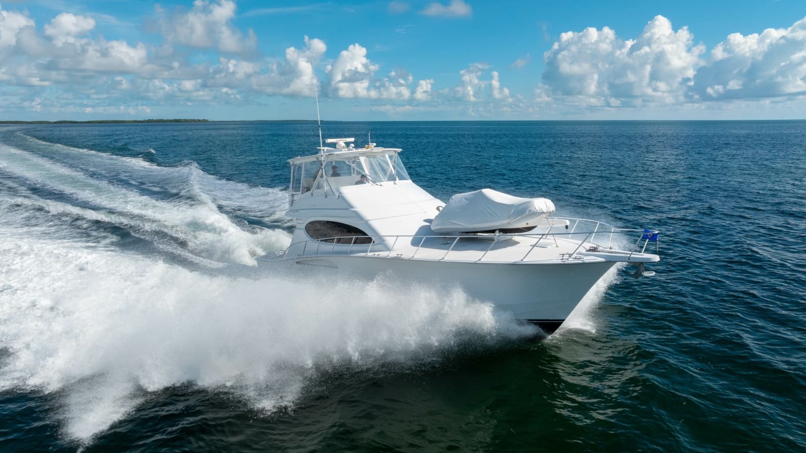 2004 Hatteras 54 Convertible - Photo 10
