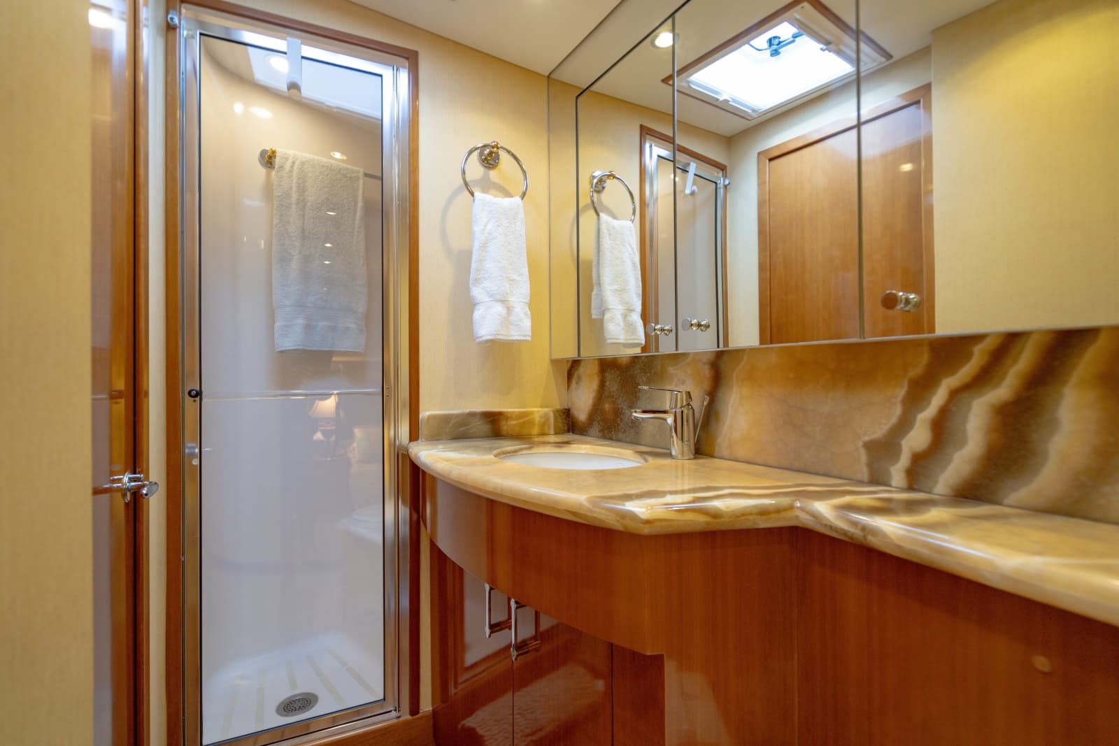 2004 Hatteras 54 Convertible - Photo 101