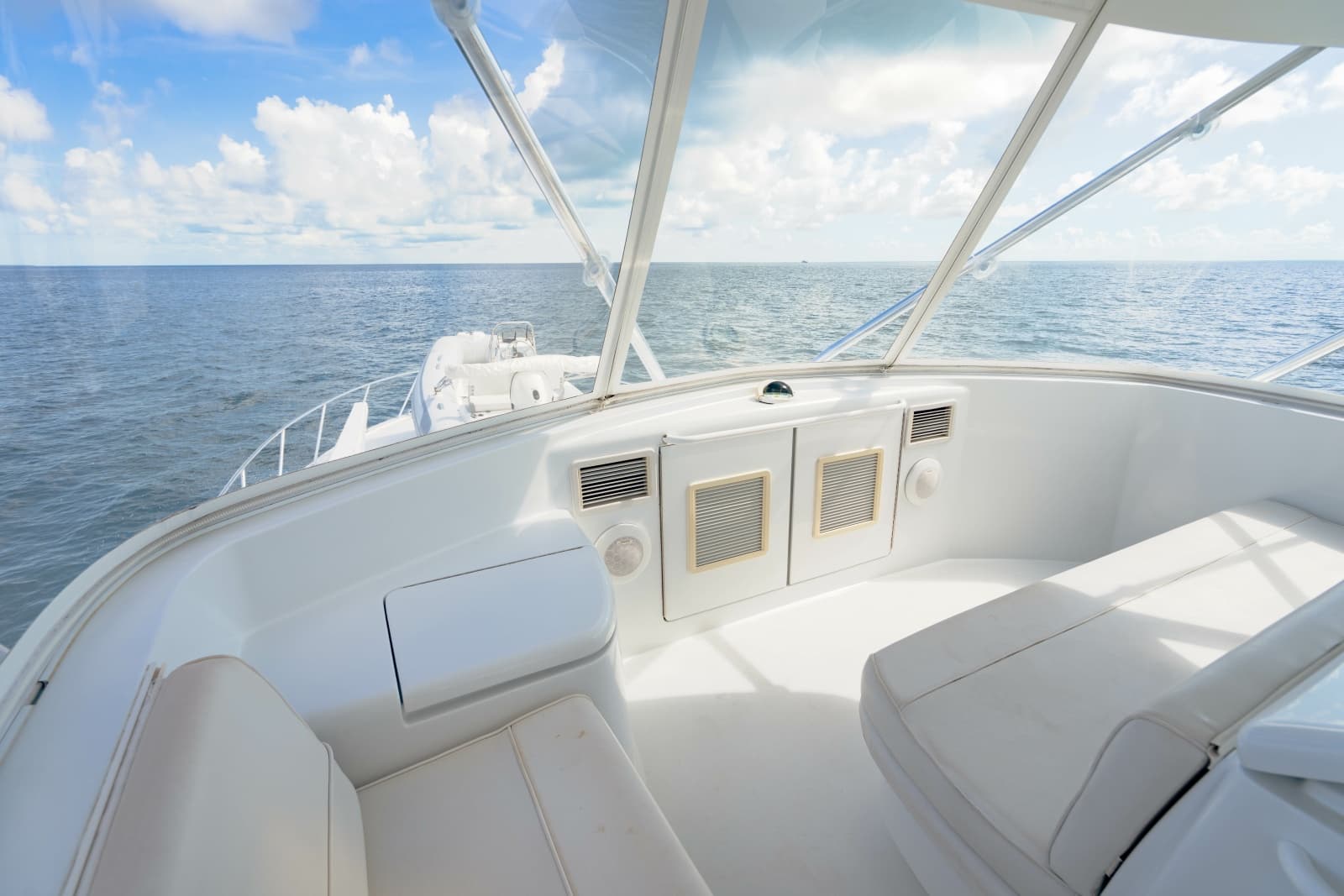 2004 Hatteras 54 Convertible - Photo 63