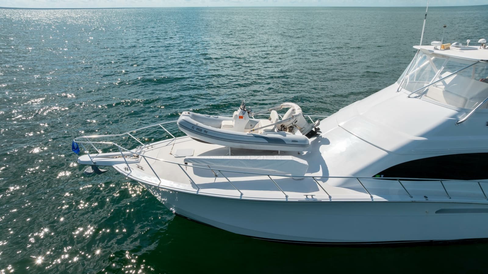 2004 Hatteras 54 Convertible - Photo 36