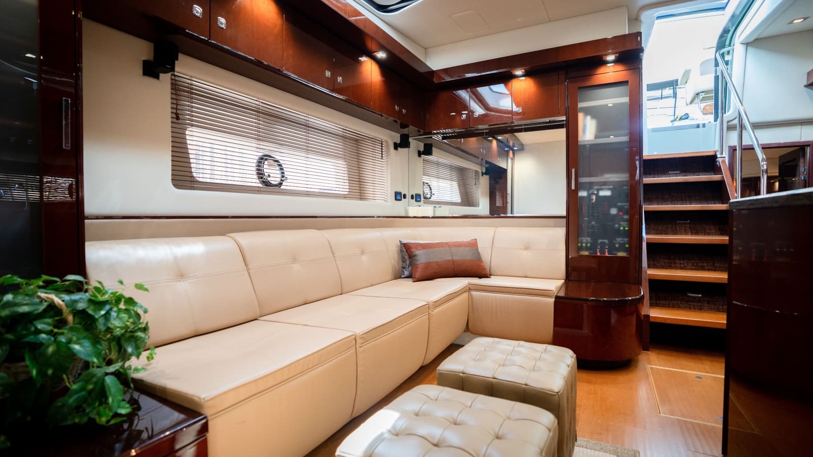 2012 Sea Ray 580 Sundancer - Photo 28