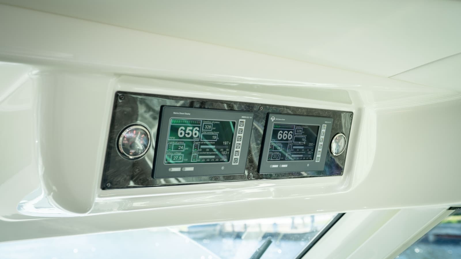 2012 Sea Ray 580 Sundancer - Photo 25