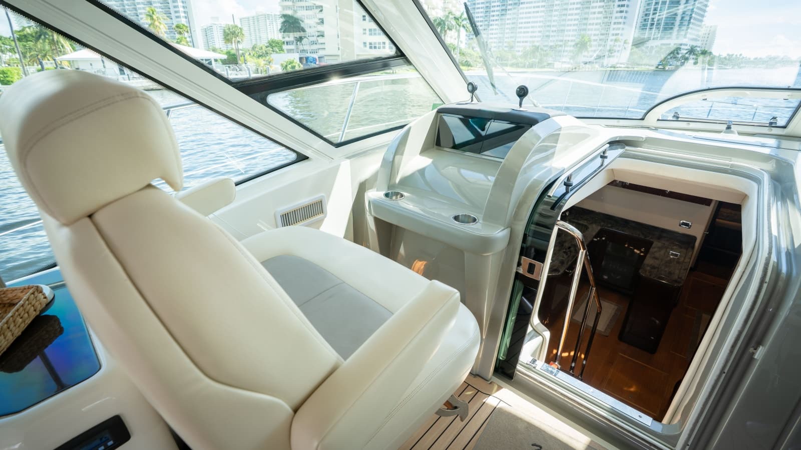 2012 Sea Ray 580 Sundancer - Photo 26