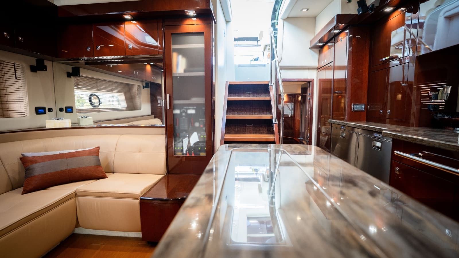 2012 Sea Ray 580 Sundancer - Photo 27
