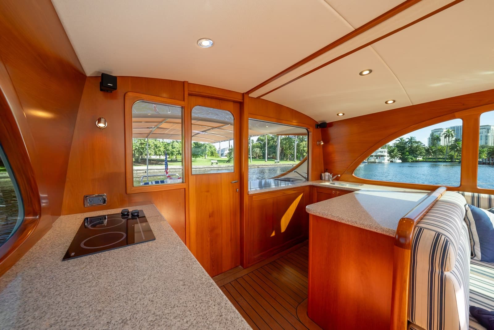 2012 Palm Beach Motor Yachts PB50 - Photo 7