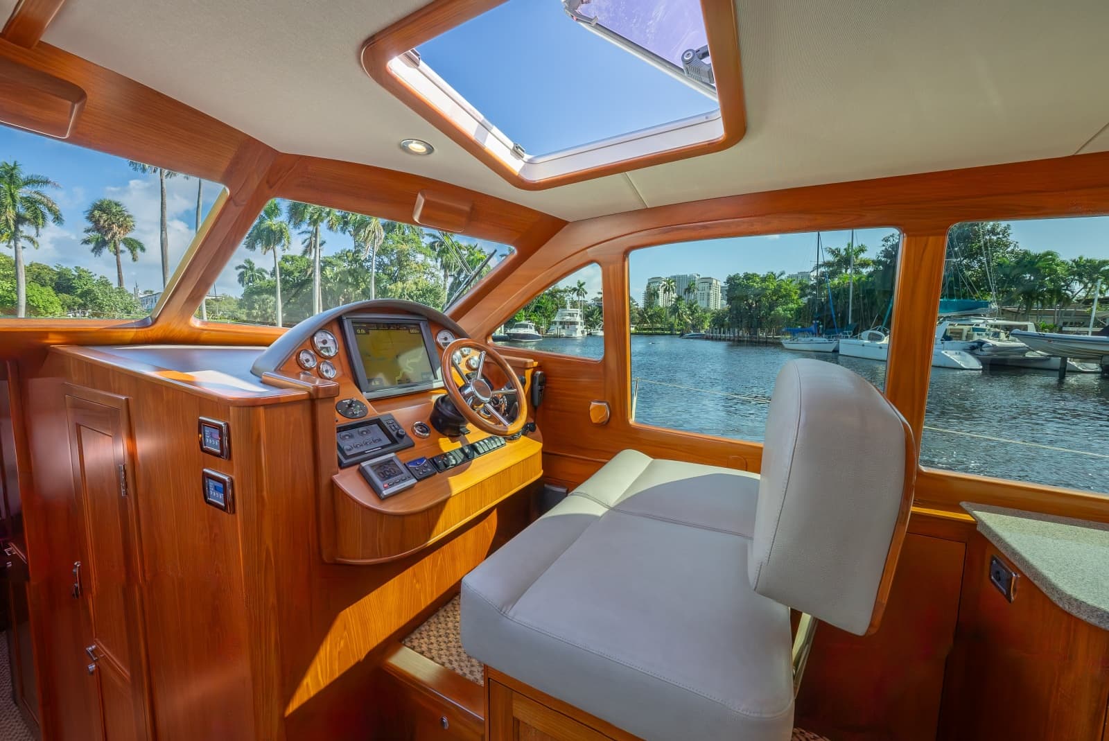 2012 Palm Beach Motor Yachts PB50 - Photo 12