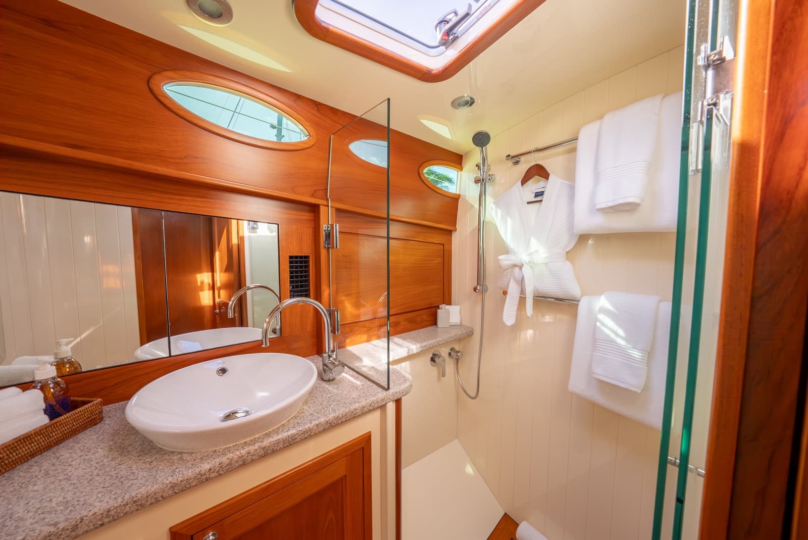 2012 Palm Beach Motor Yachts PB50 - Photo 19