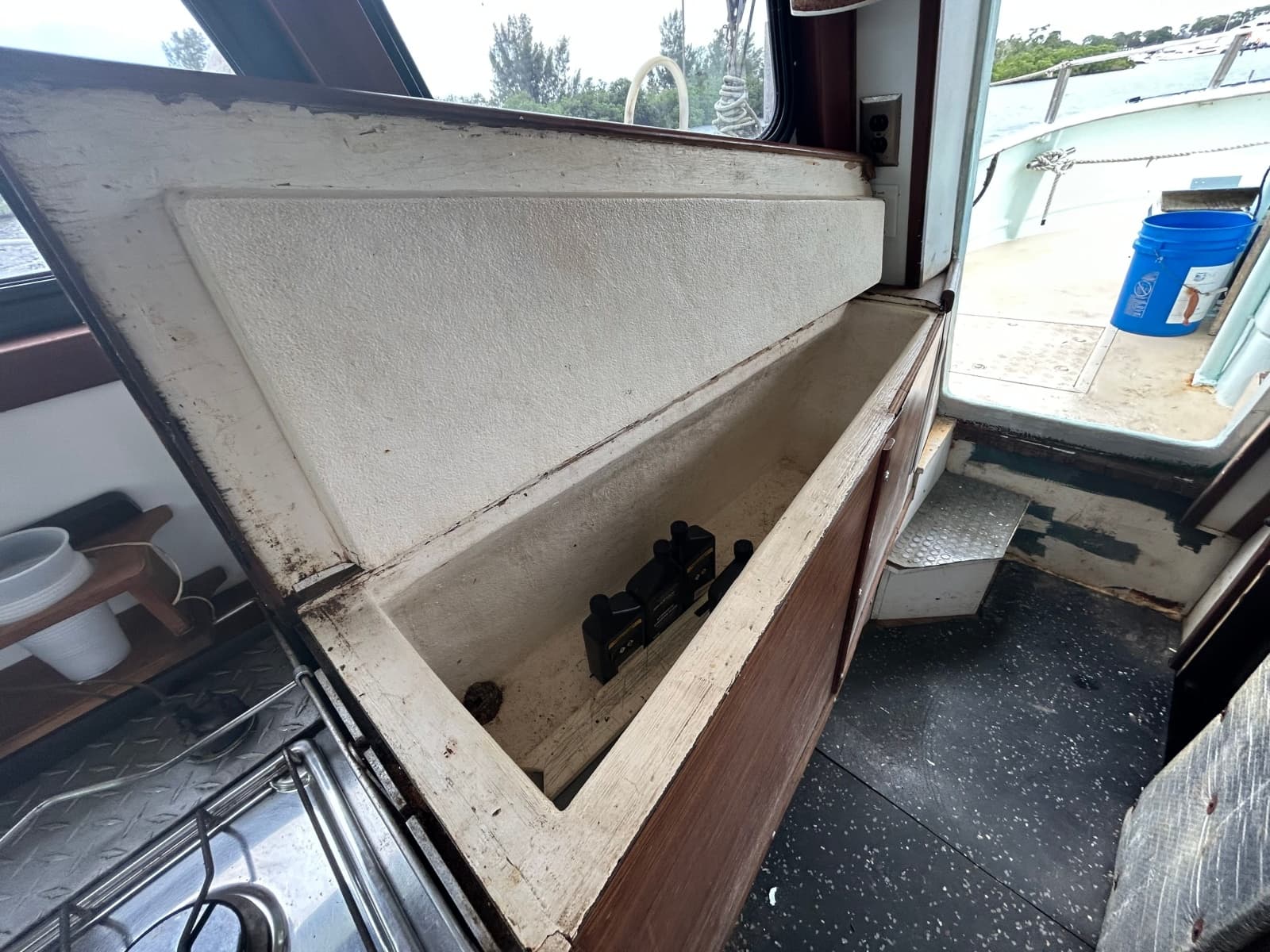 1990 Custom 57 Fishing - Photo 18