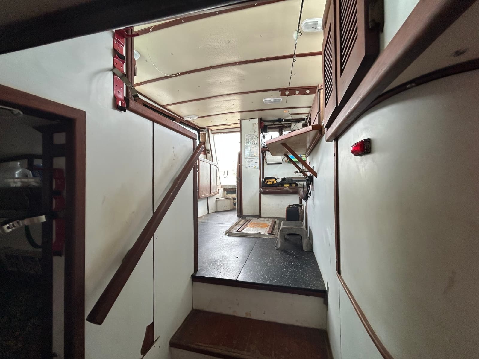 1990 Custom 57 Fishing - Photo 2