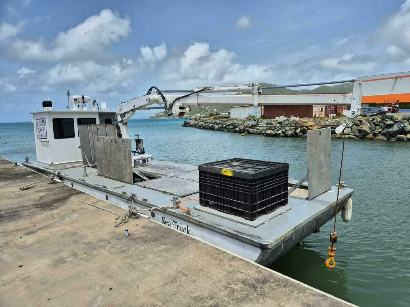 1985 Custom Aluminum Barge - Photo 5