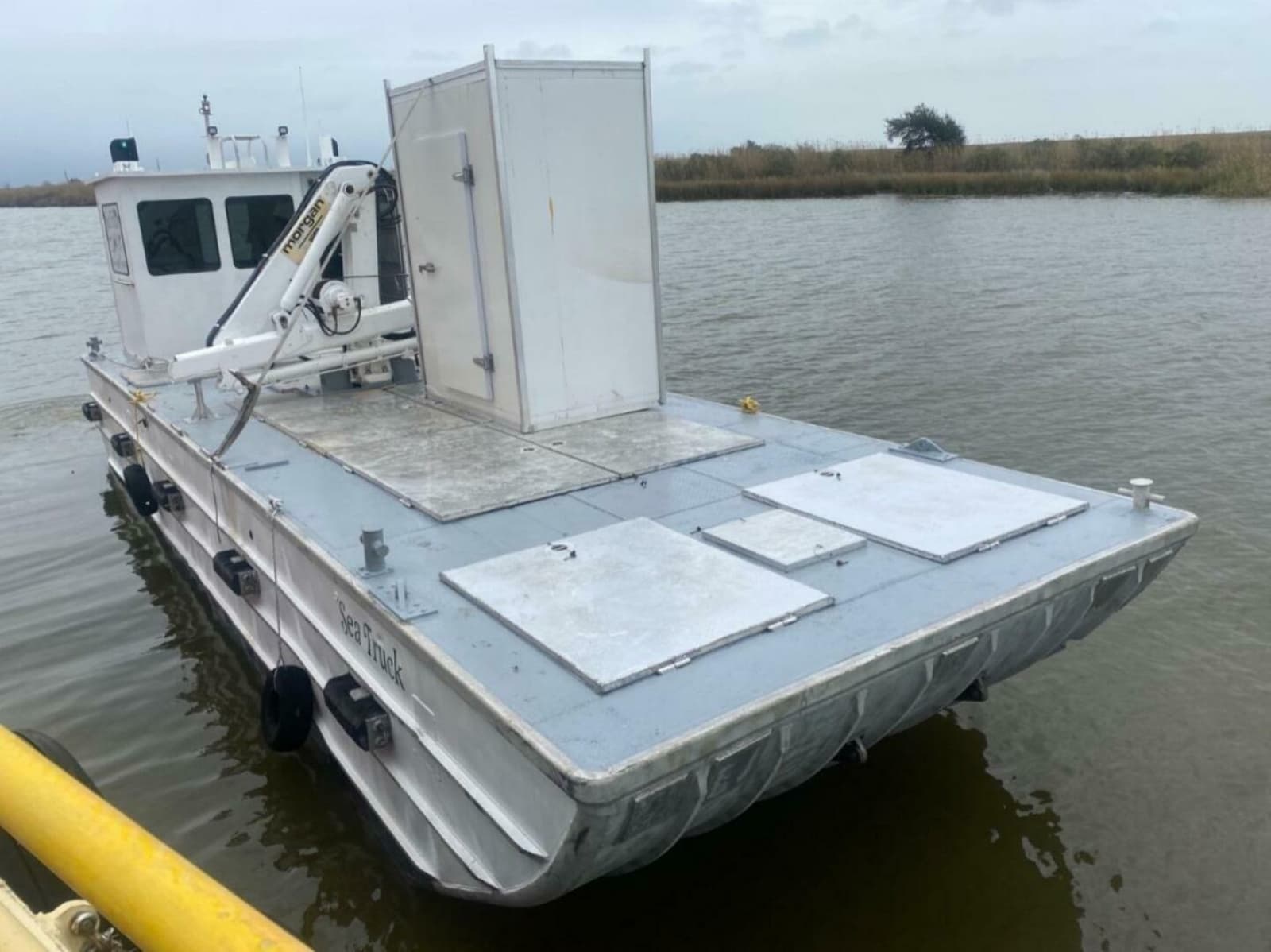 1985 Custom Aluminum Barge - Photo 3