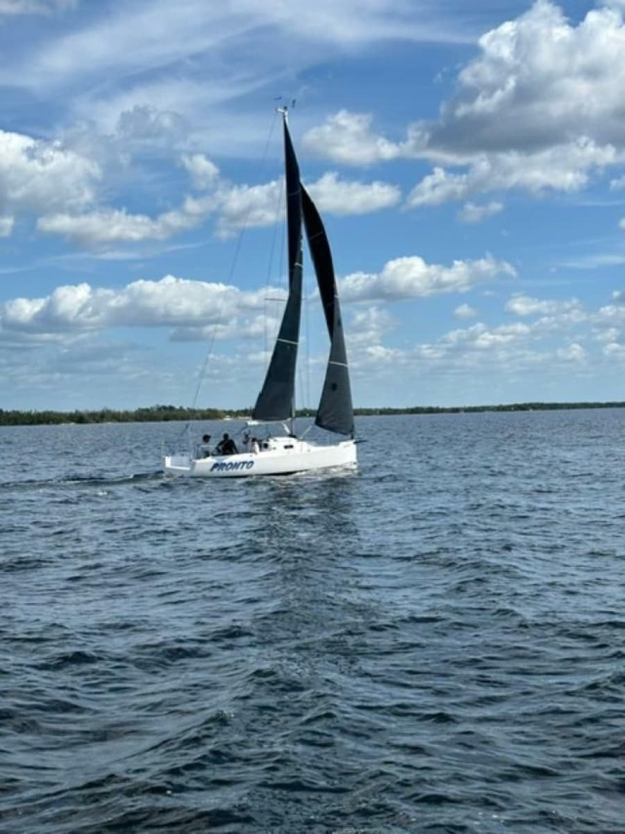 2022 J Boats J9 - Photo 2