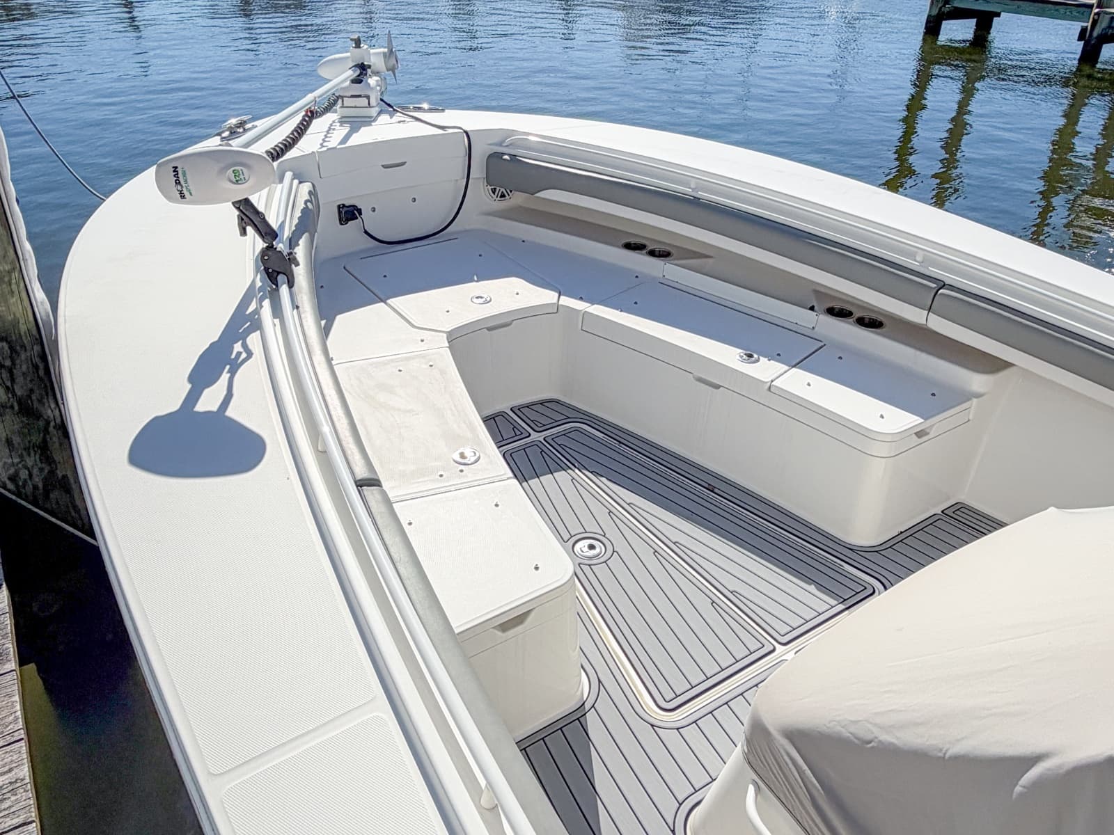 2020 Regulator 28 Forward Seating - Photo 15