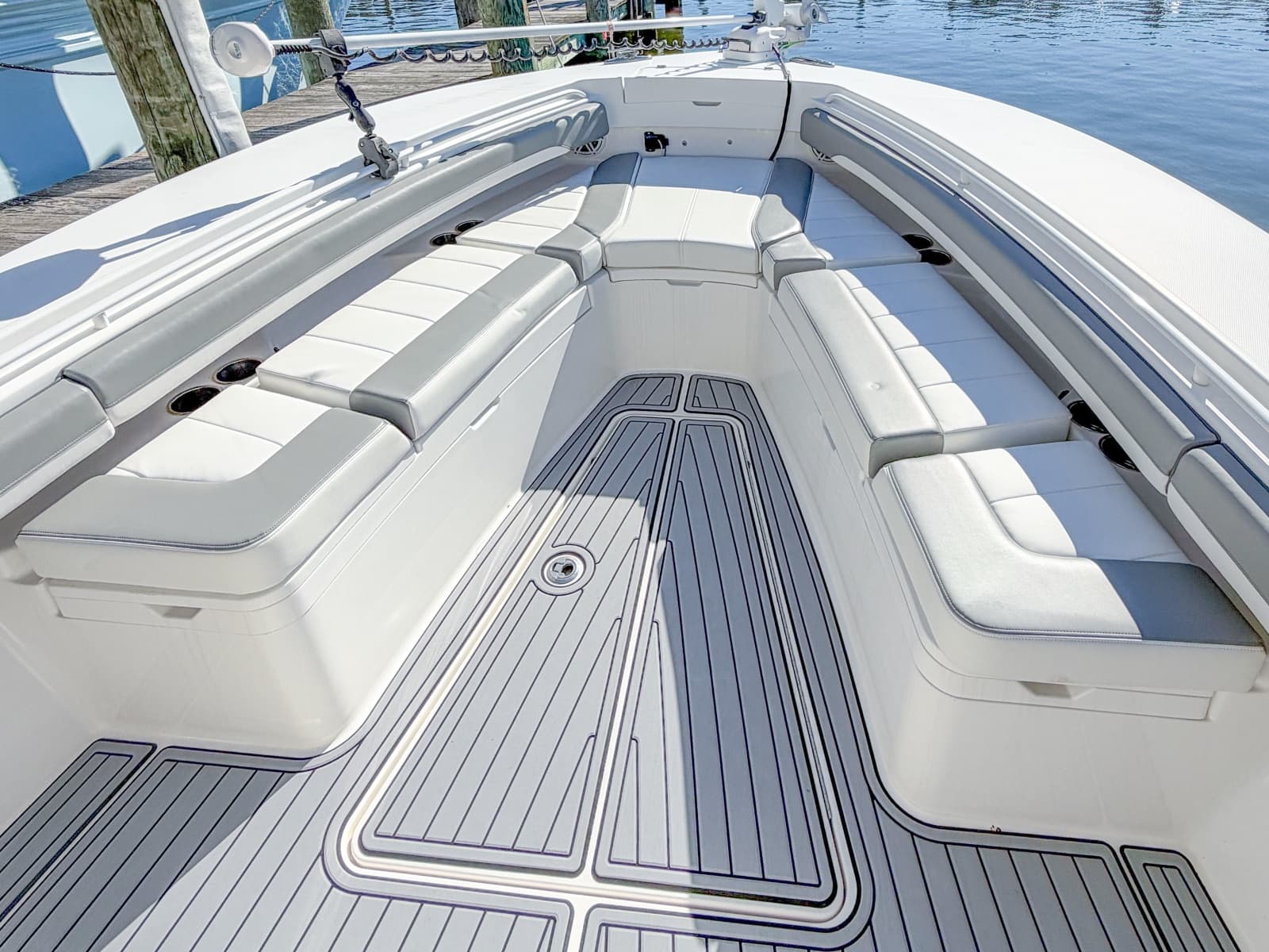 2020 Regulator 28 Forward Seating - Photo 17