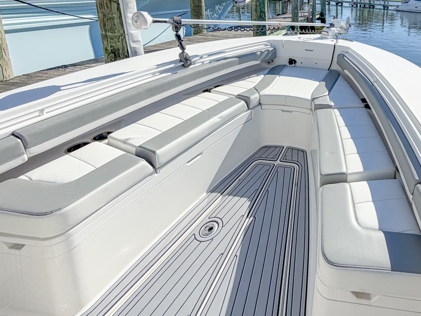 2020 Regulator 28 Forward Seating - Photo 16