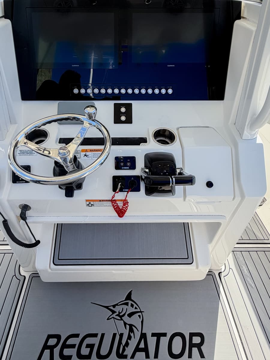 2020 Regulator 28 Forward Seating - Photo 6