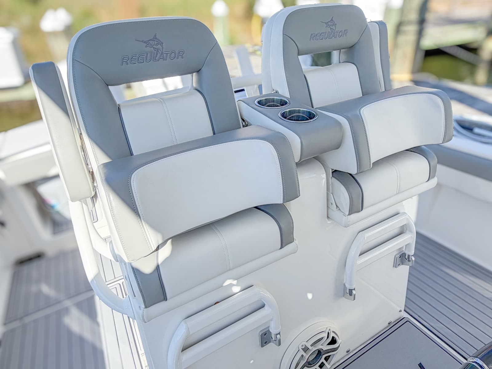 2020 Regulator 28 Forward Seating - Photo 8
