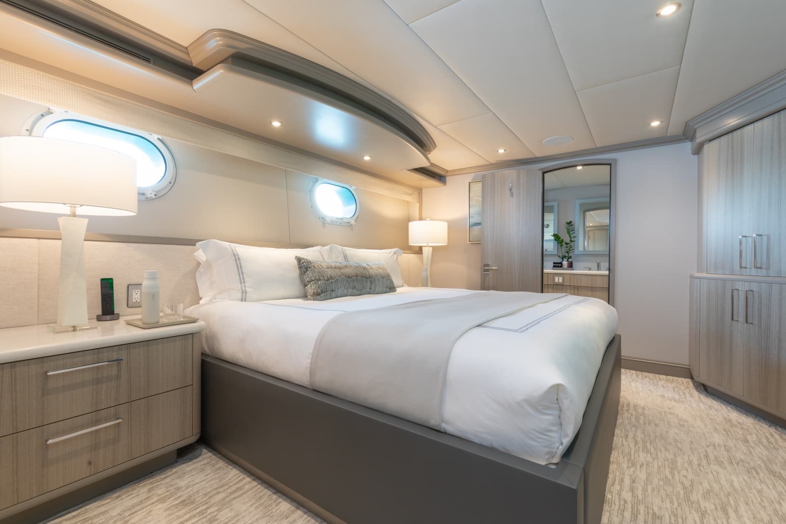 2000 Trinity Yachts  - Photo 23