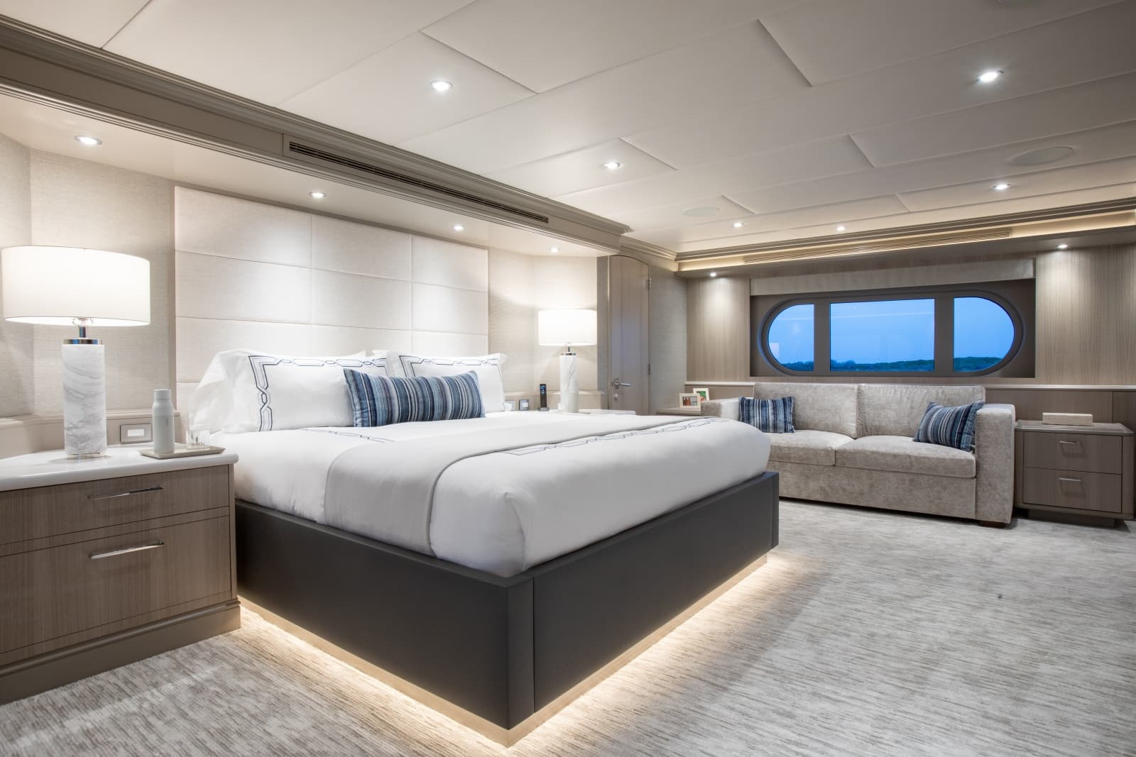 2000 Trinity Yachts  - Photo 17