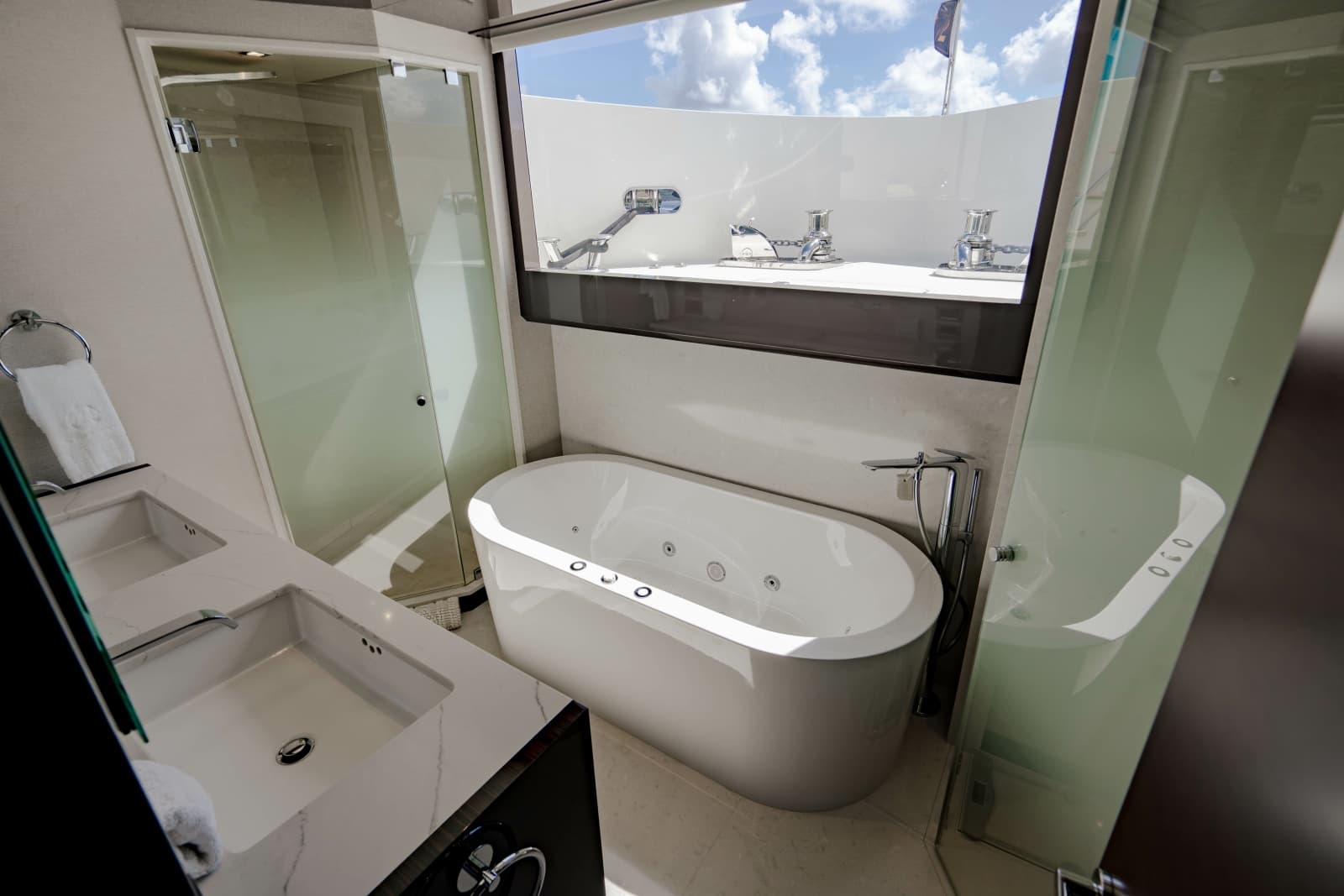 2023 Ocean Alexander 32 Explorer - Photo 130