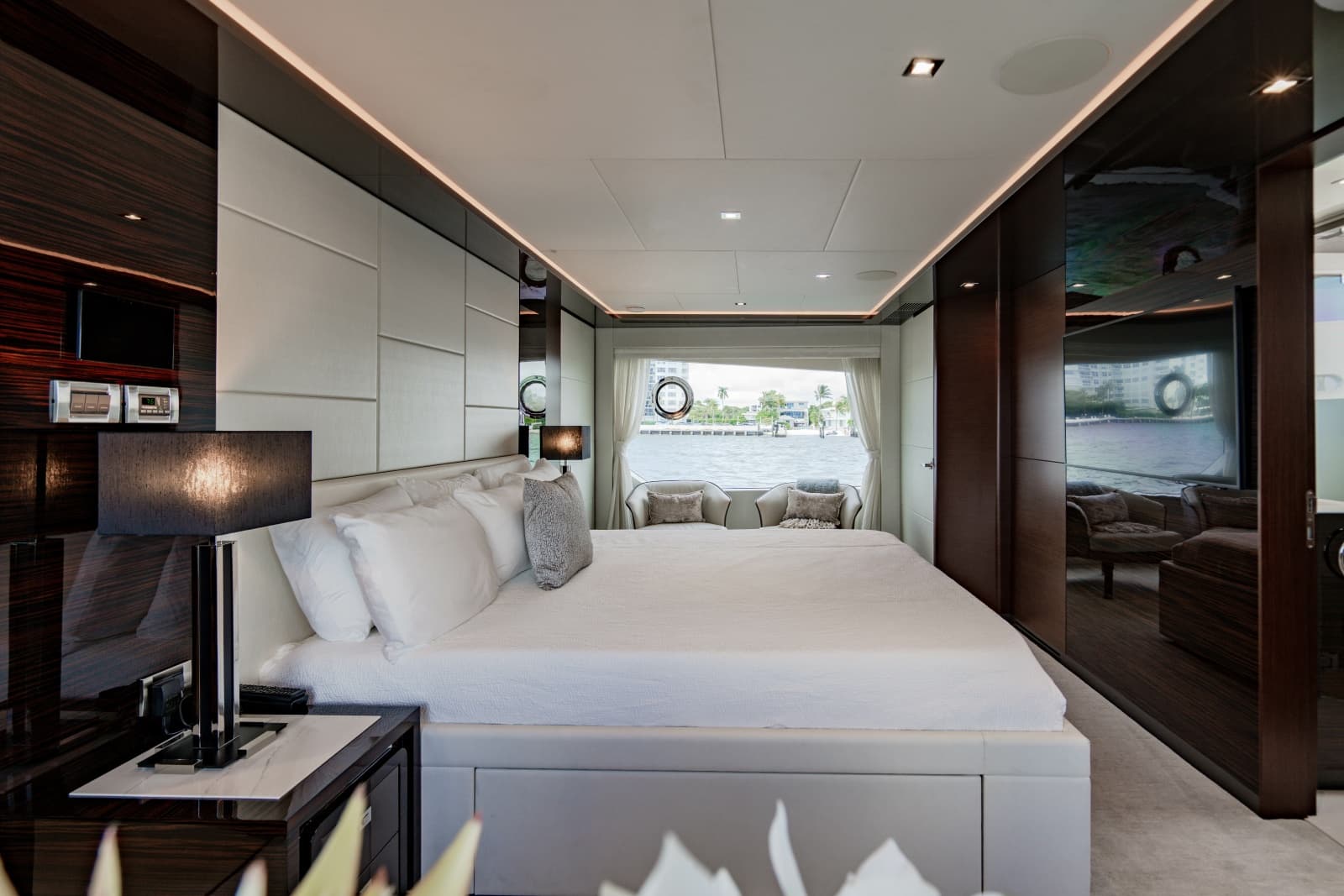 2023 Ocean Alexander 32 Explorer - Photo 98