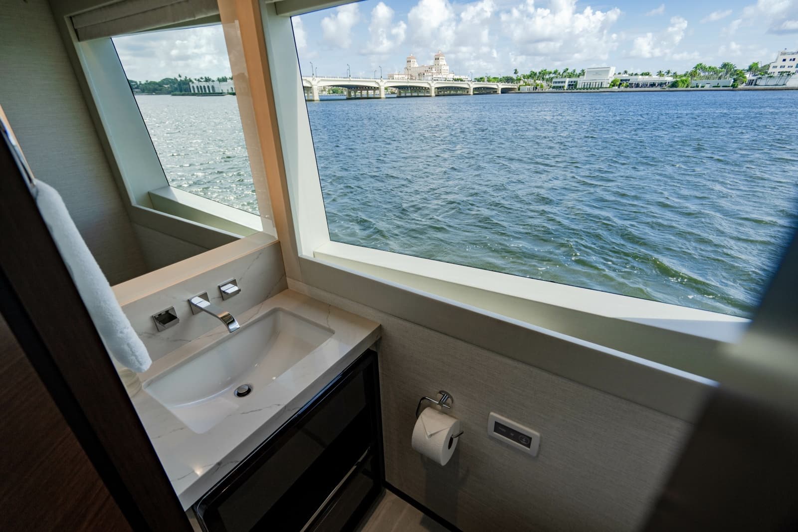 2023 Ocean Alexander 32 Explorer - Photo 57