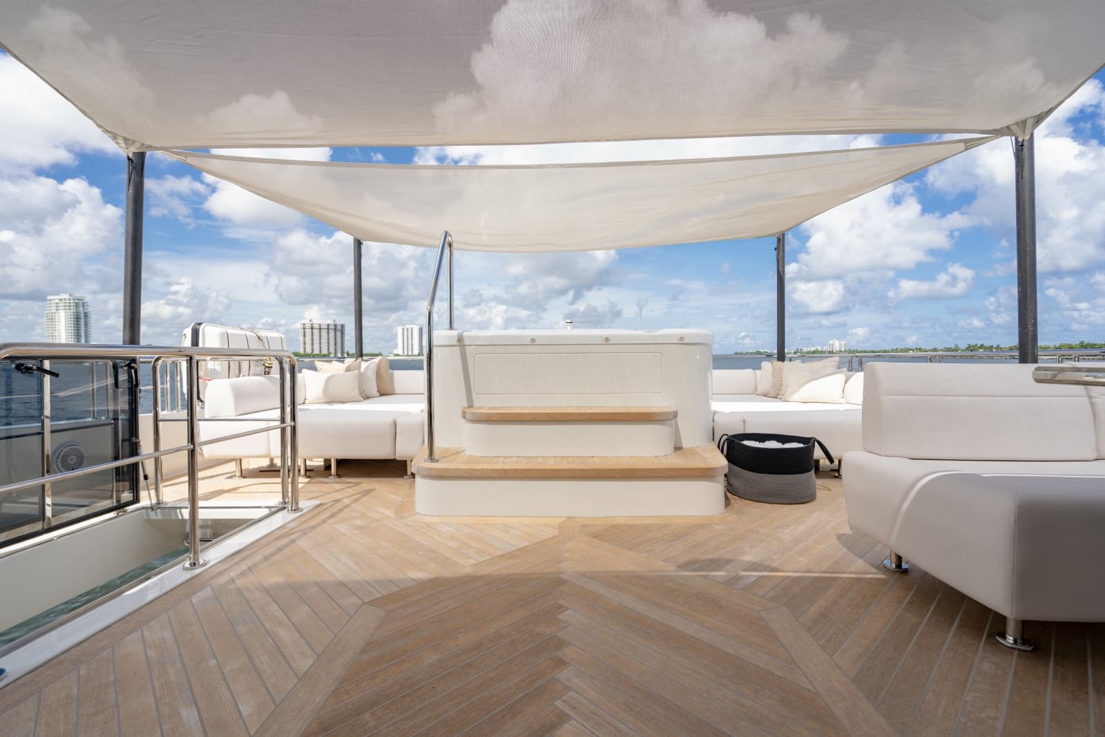 2023 Ocean Alexander 32 Explorer - Photo 175