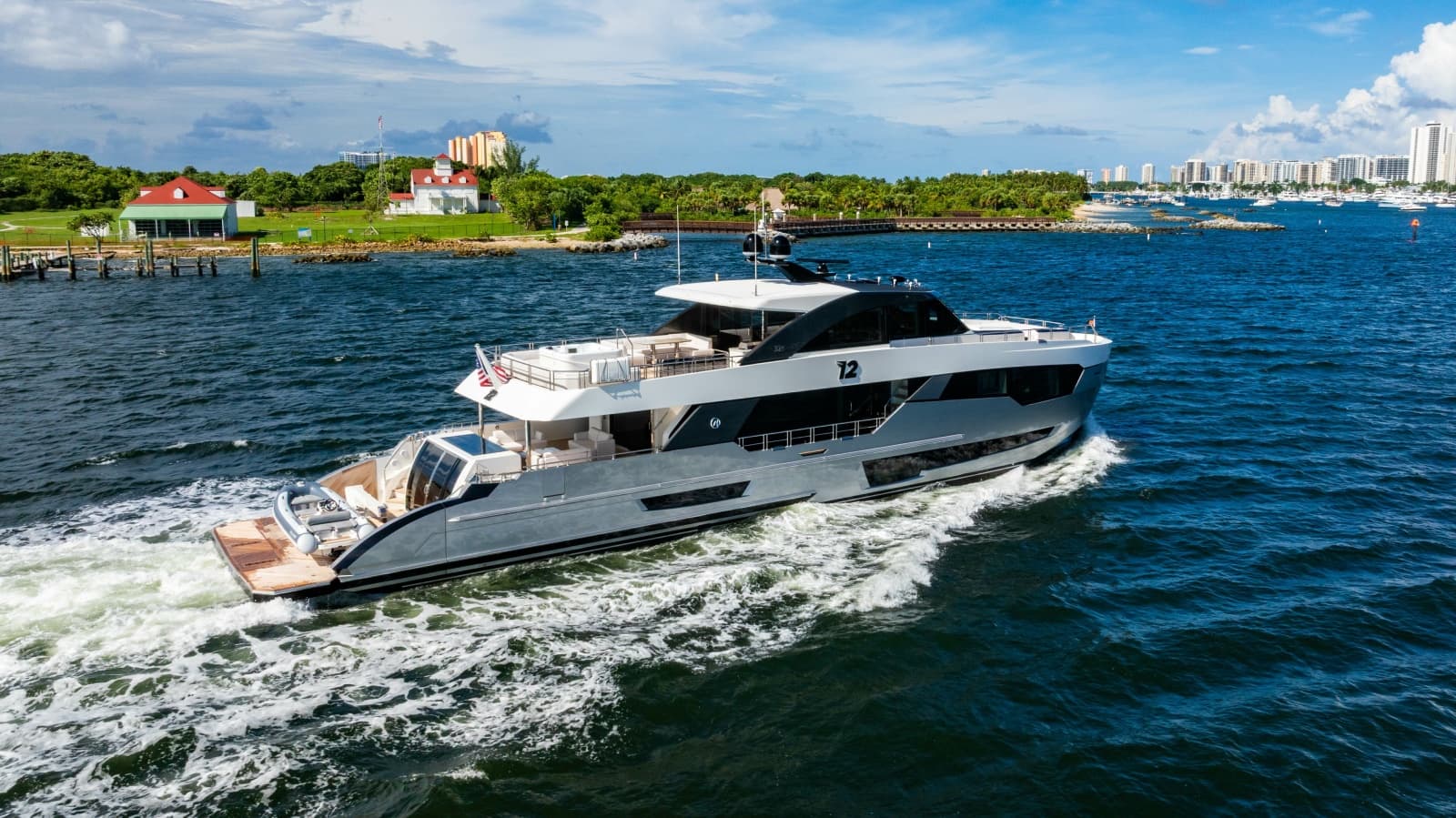 2023 Ocean Alexander 32 Explorer - Photo 15