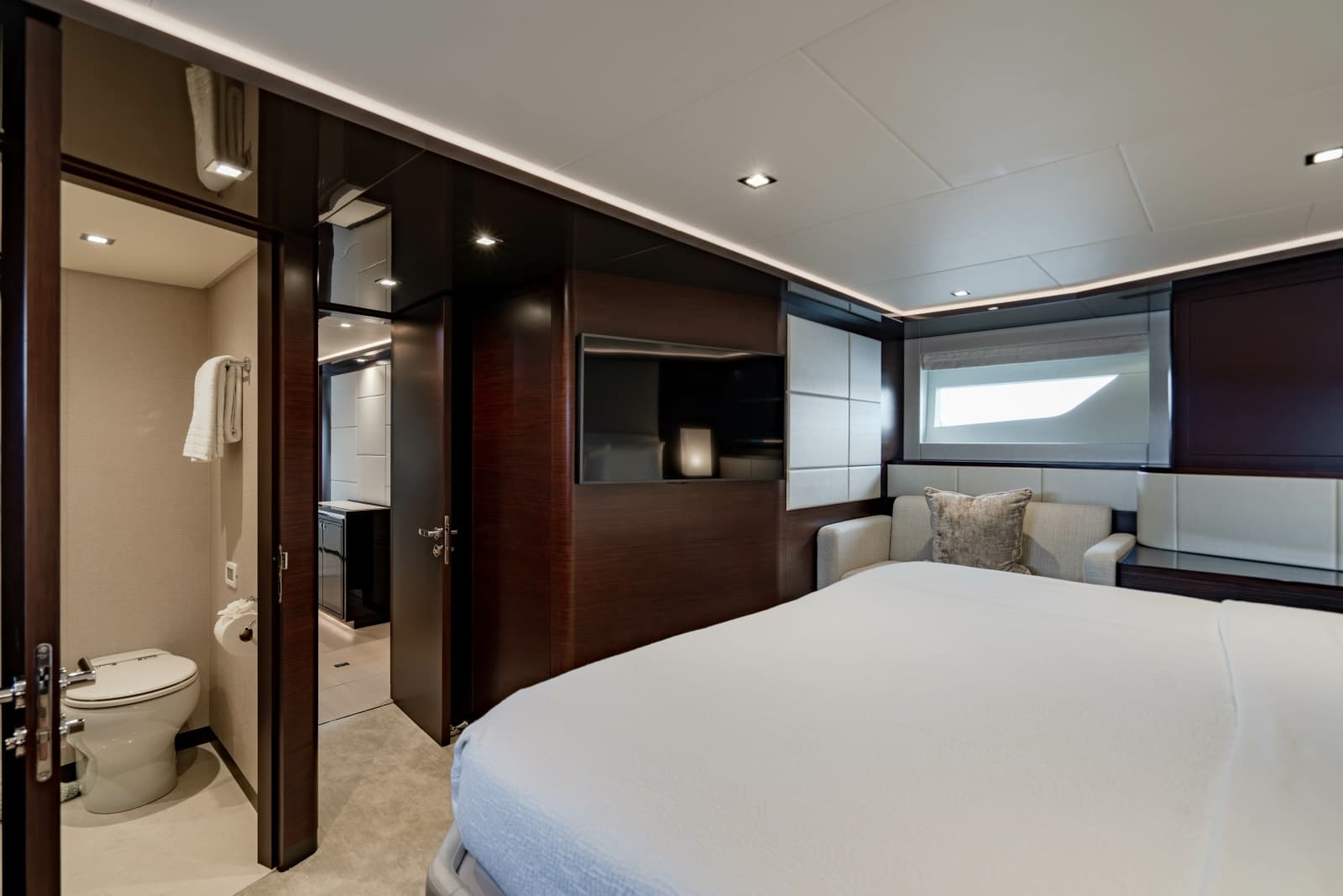 2023 Ocean Alexander 32 Explorer - Photo 92