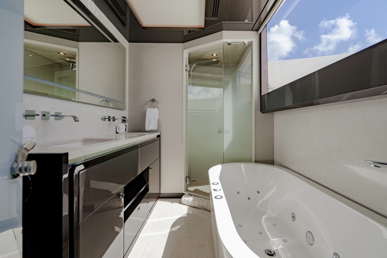 2023 Ocean Alexander 32 Explorer - Photo 131