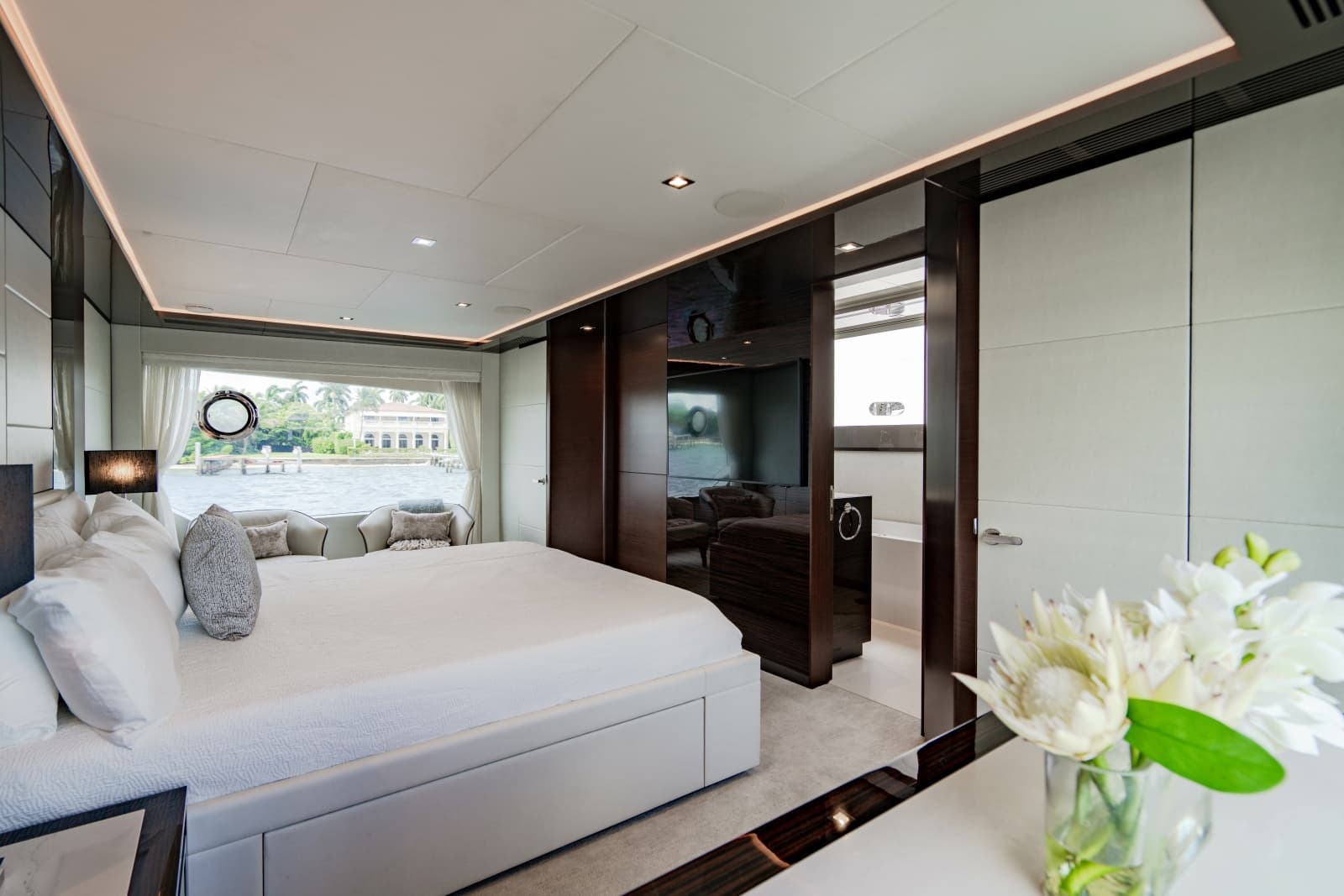 2023 Ocean Alexander 32 Explorer - Photo 105