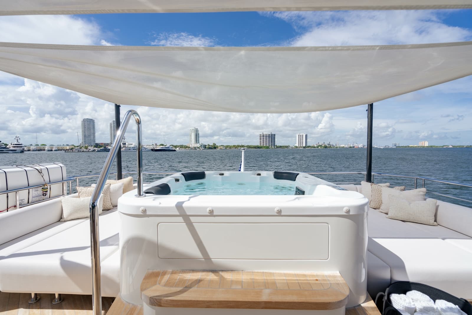 2023 Ocean Alexander 32 Explorer - Photo 202