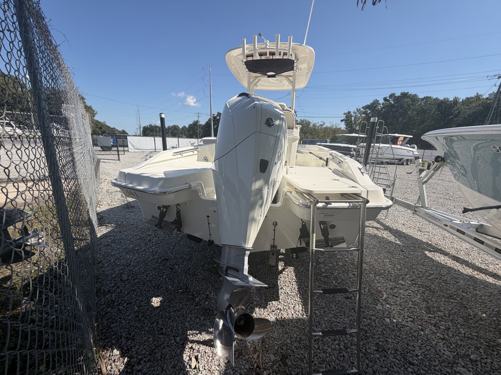 2022 Boston Whaler 220 Dauntless - Photo 3