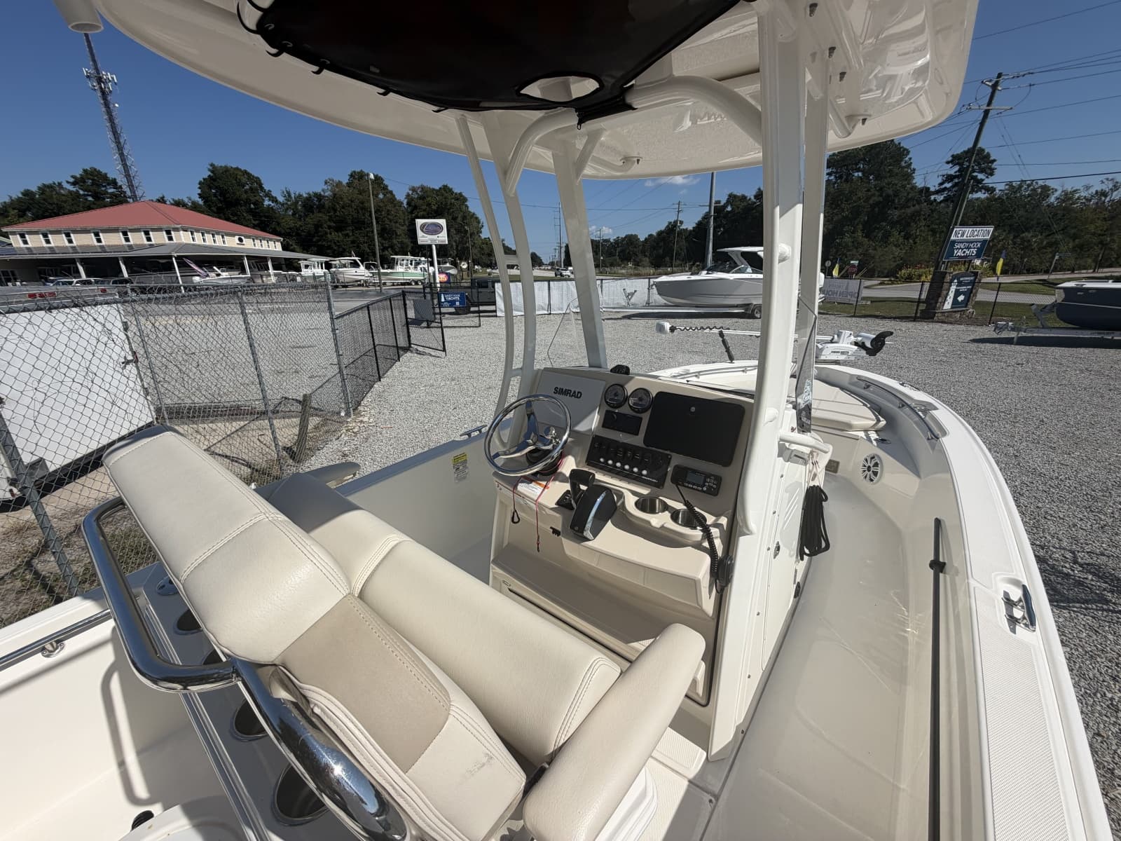 2022 Boston Whaler 220 Dauntless - Photo 10