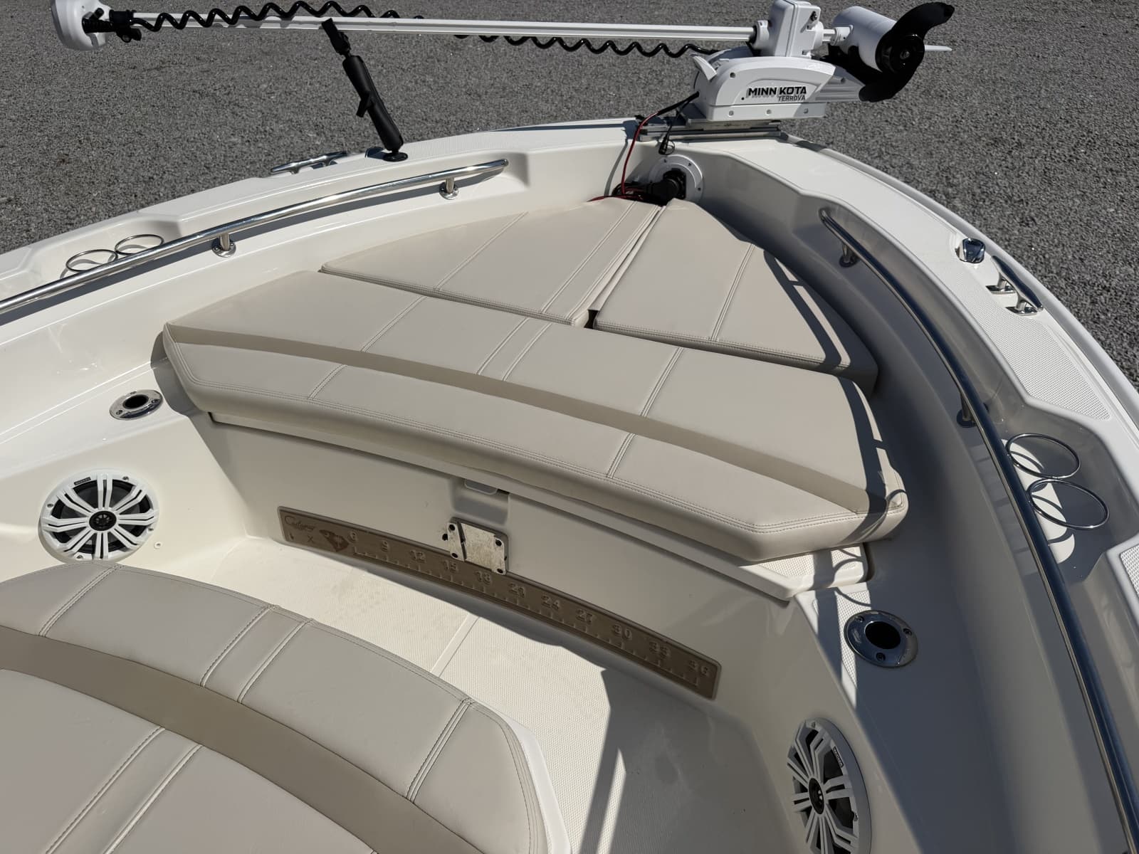 2022 Boston Whaler 220 Dauntless - Photo 15