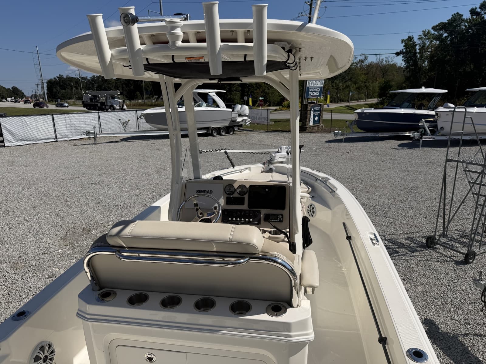 2022 Boston Whaler 220 Dauntless - Photo 11
