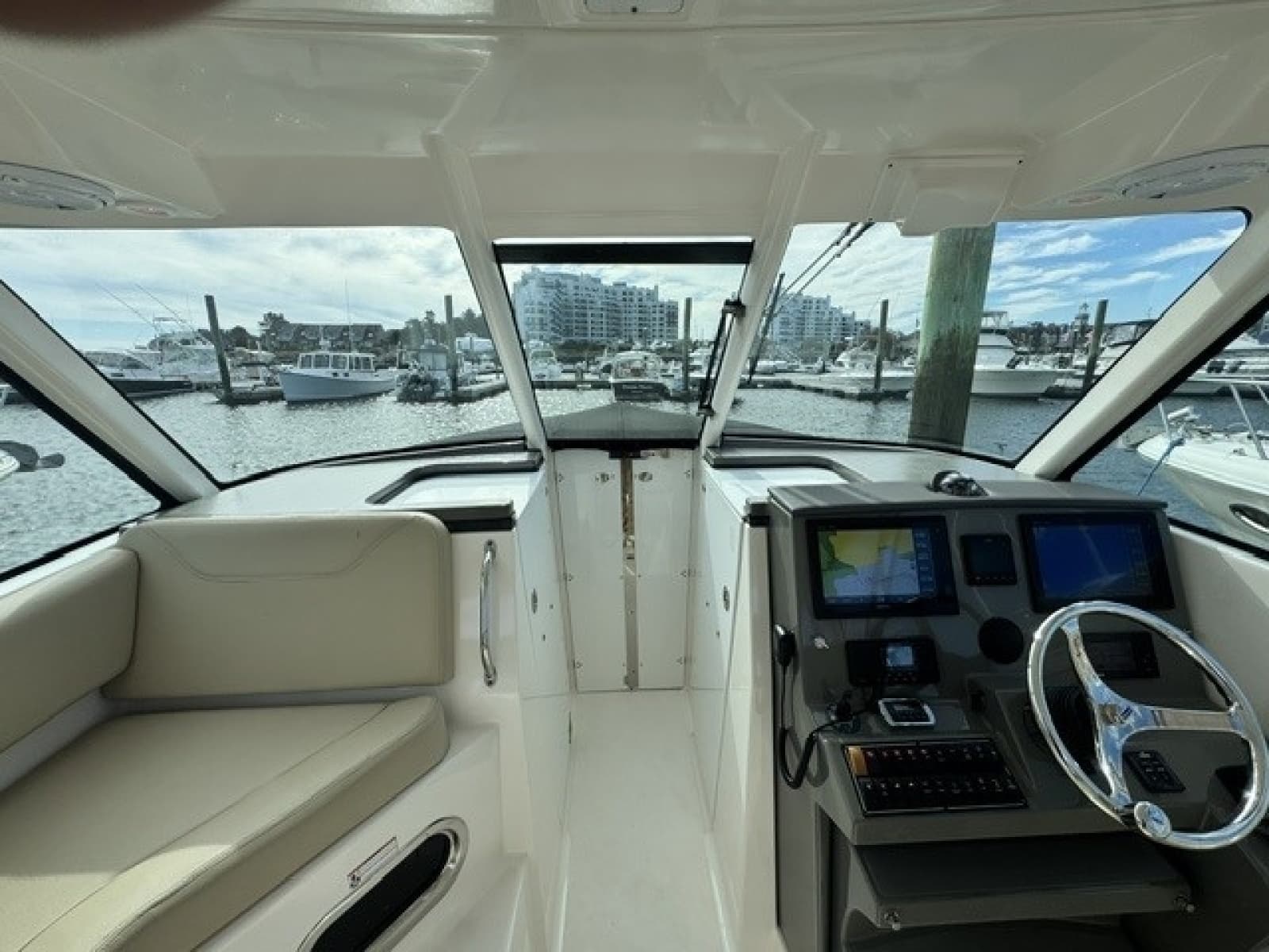 2016 Pursuit 325 DC - Photo 14