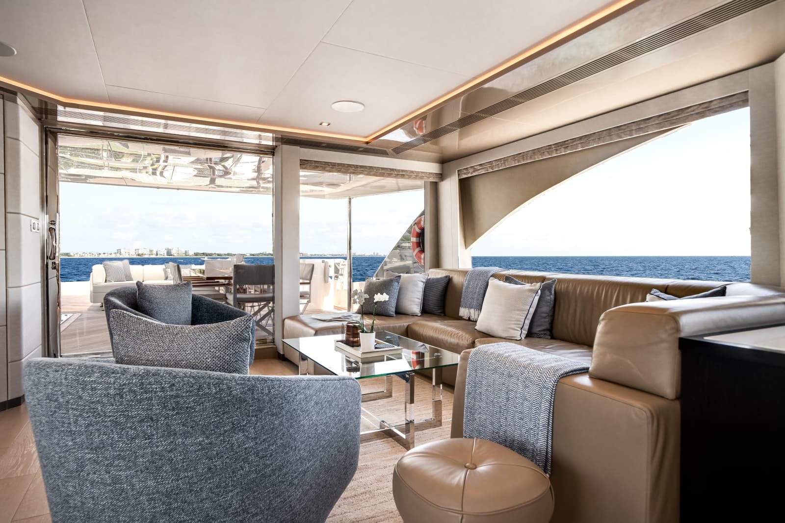 2024 Ocean Alexander 30R - Photo 16