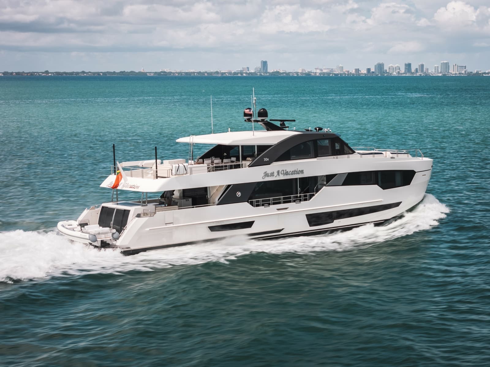 2024 Ocean Alexander 30R - Photo 1
