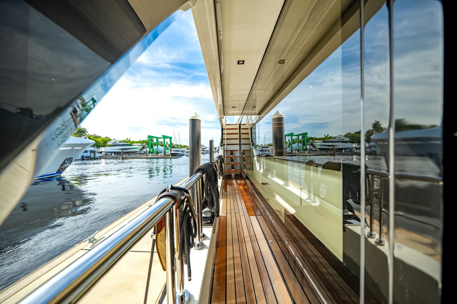 2024 Ocean Alexander 30R - Photo 7