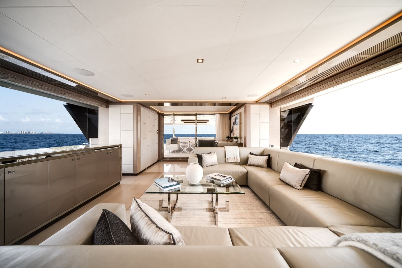 2024 Ocean Alexander 30R - Photo 25