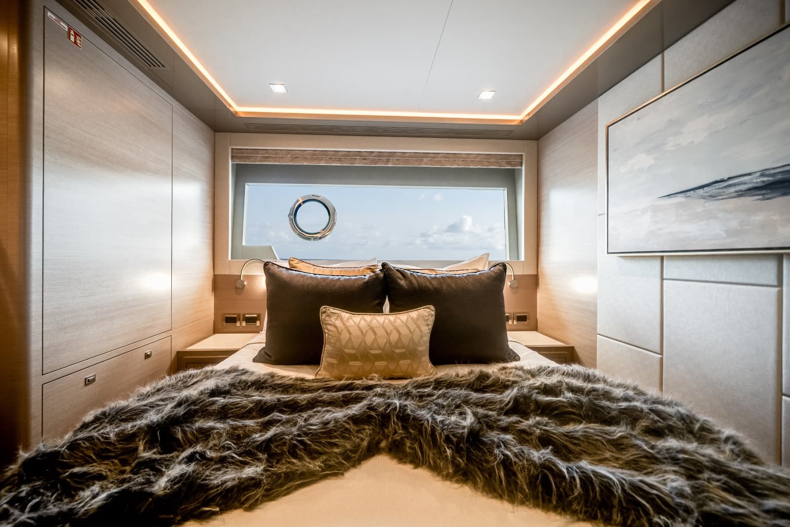 2024 Ocean Alexander 30R - Photo 42