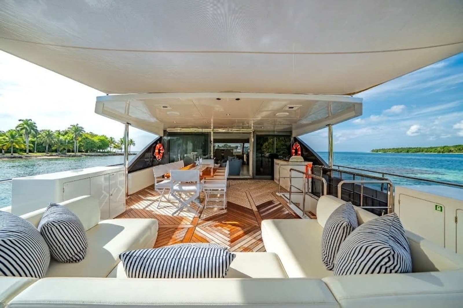 2024 Ocean Alexander 30R - Photo 10