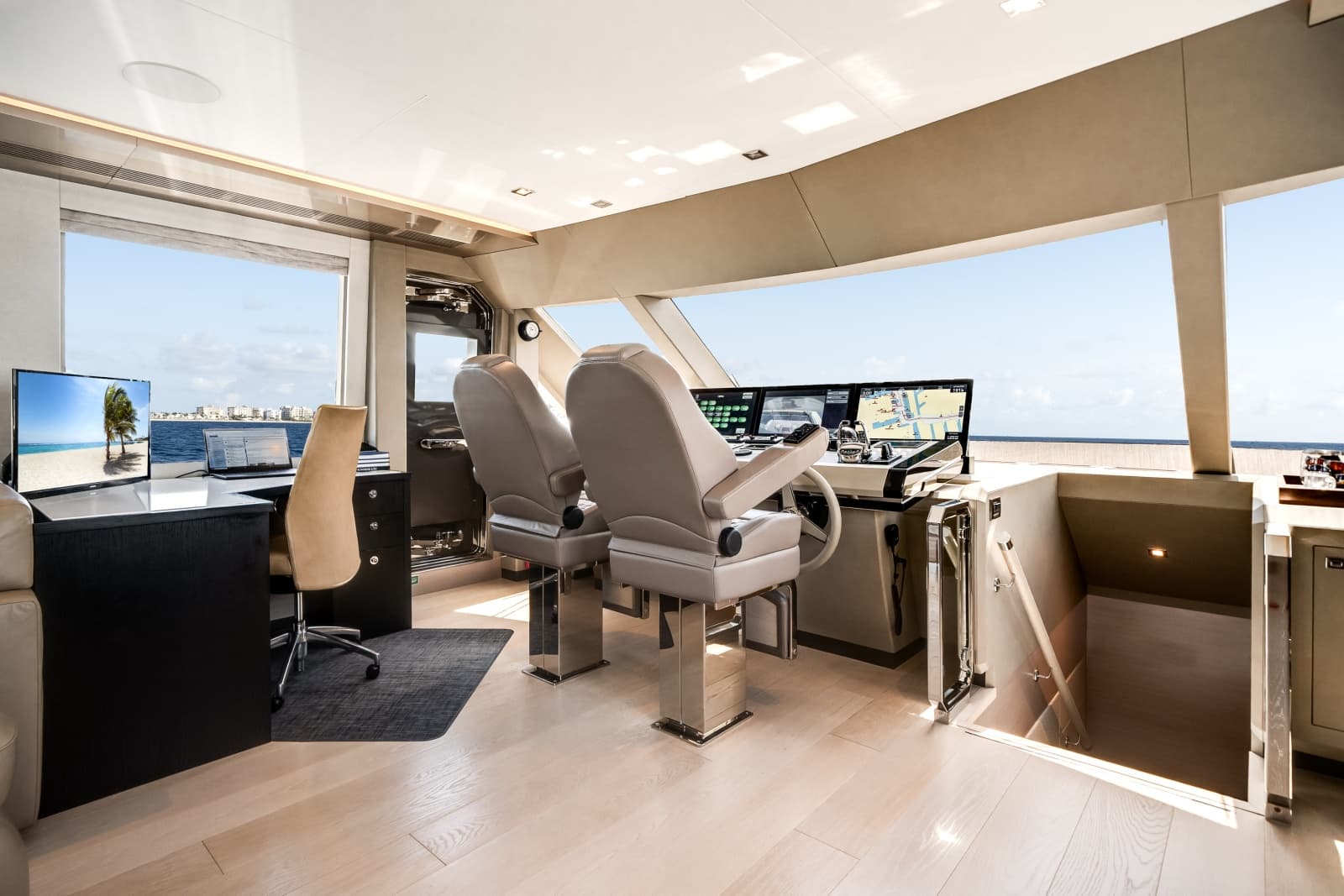 2024 Ocean Alexander 30R - Photo 20