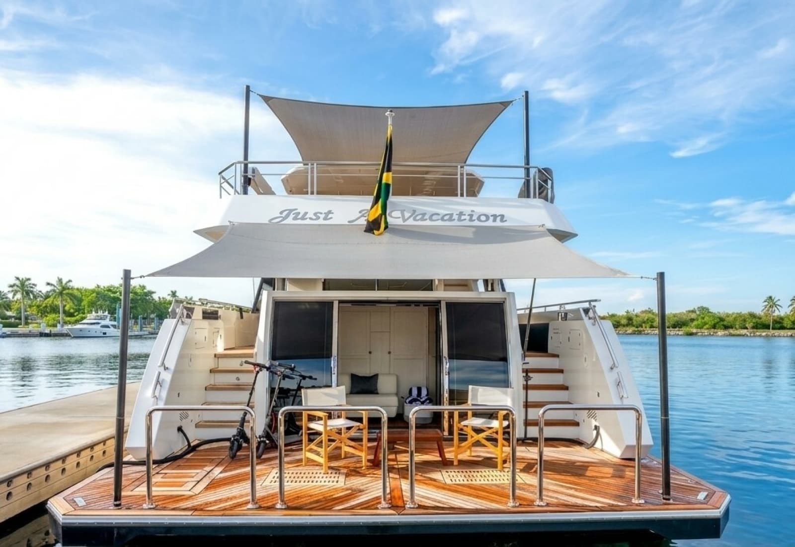 2024 Ocean Alexander 30R - Photo 2