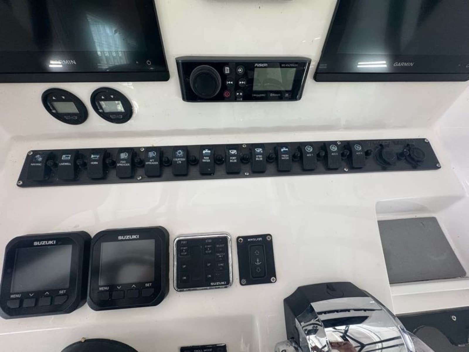 2020 Twin Vee 26 Viva SE - Photo 33