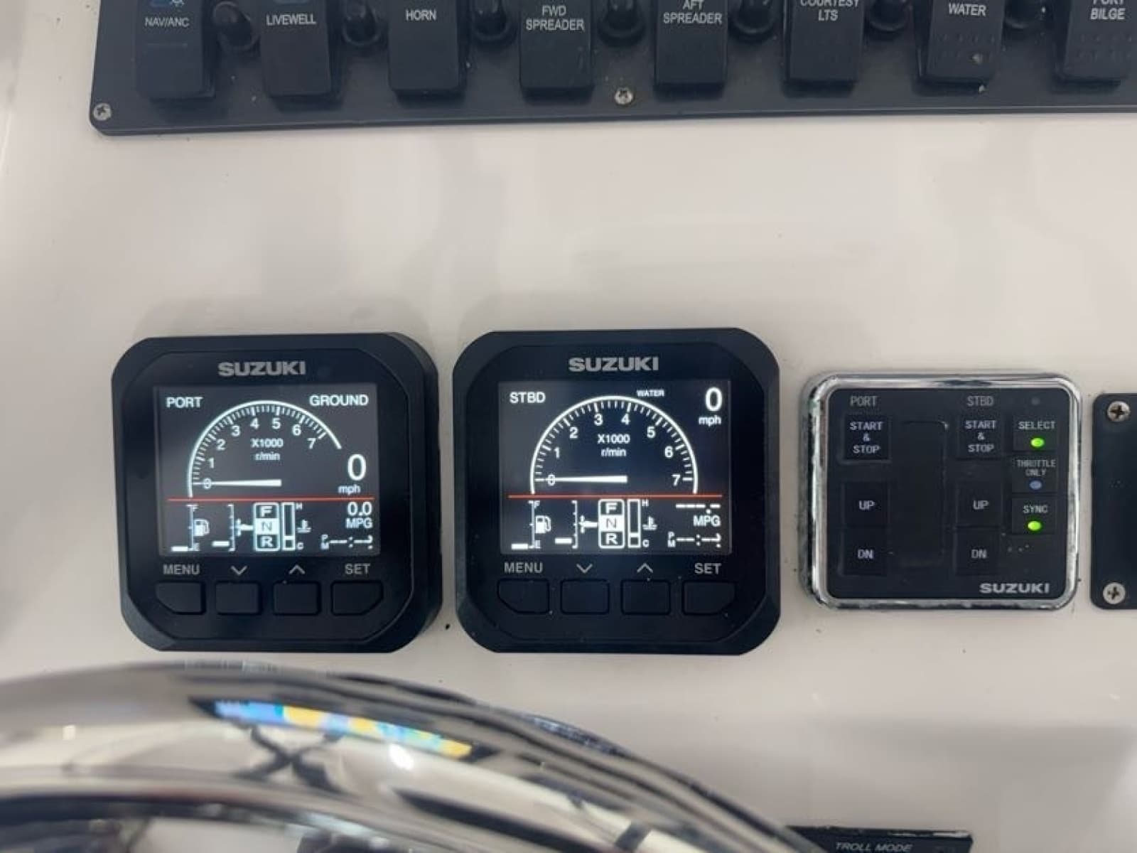 2020 Twin Vee 26 Viva SE - Photo 30