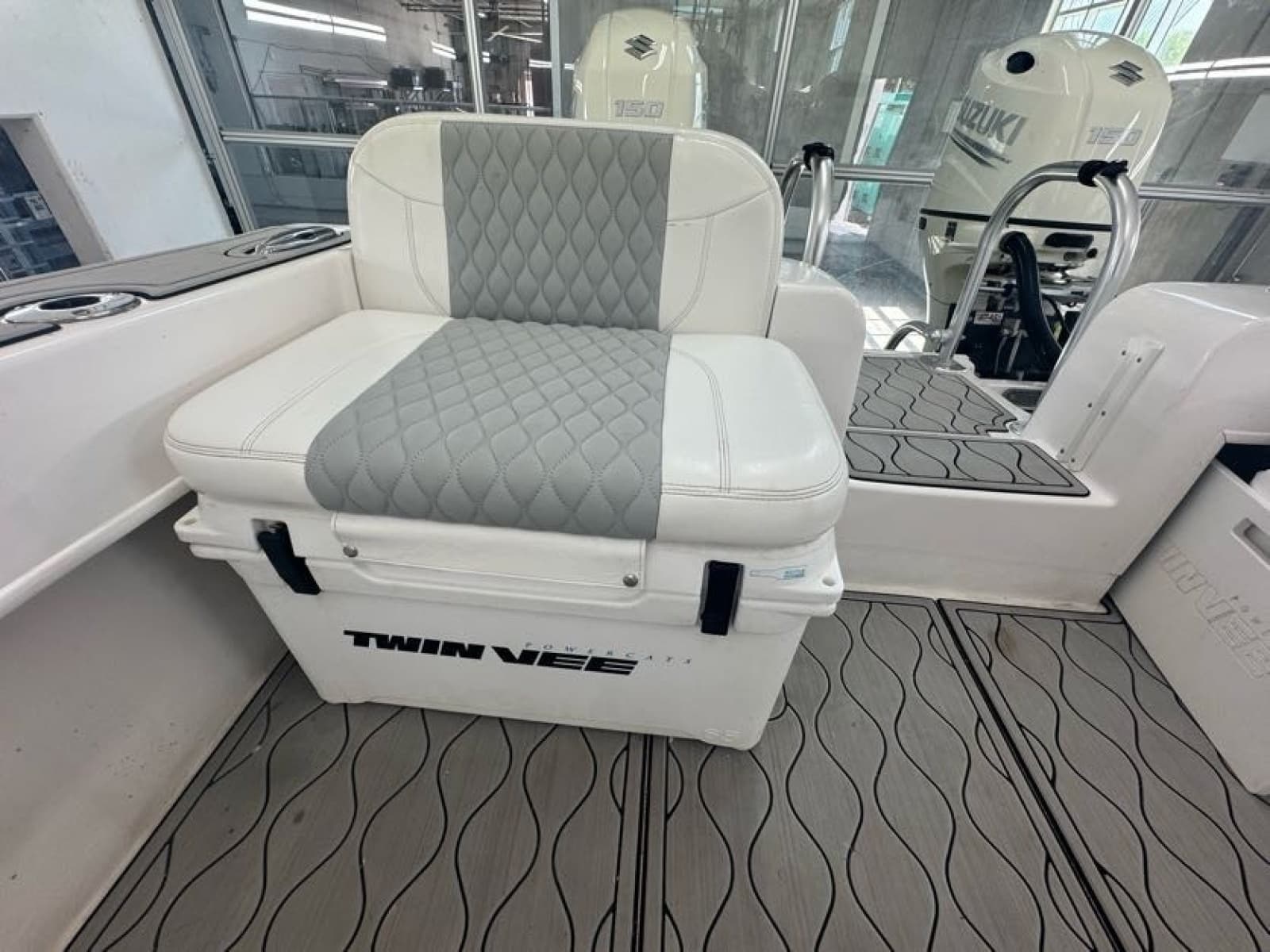 2020 Twin Vee 26 Viva SE - Photo 41