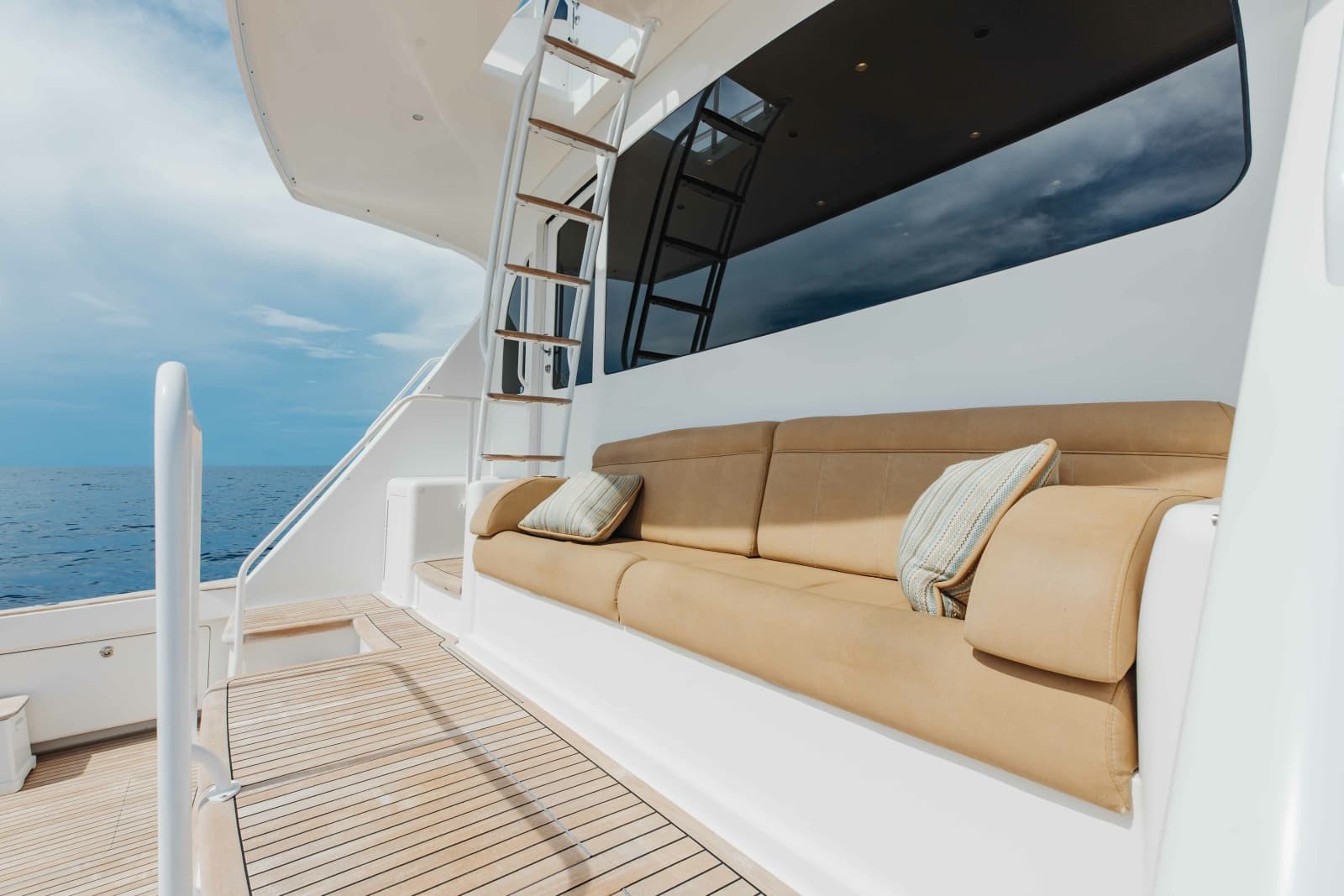 2012 Viking 76 Enclosed Bridge - Photo 27